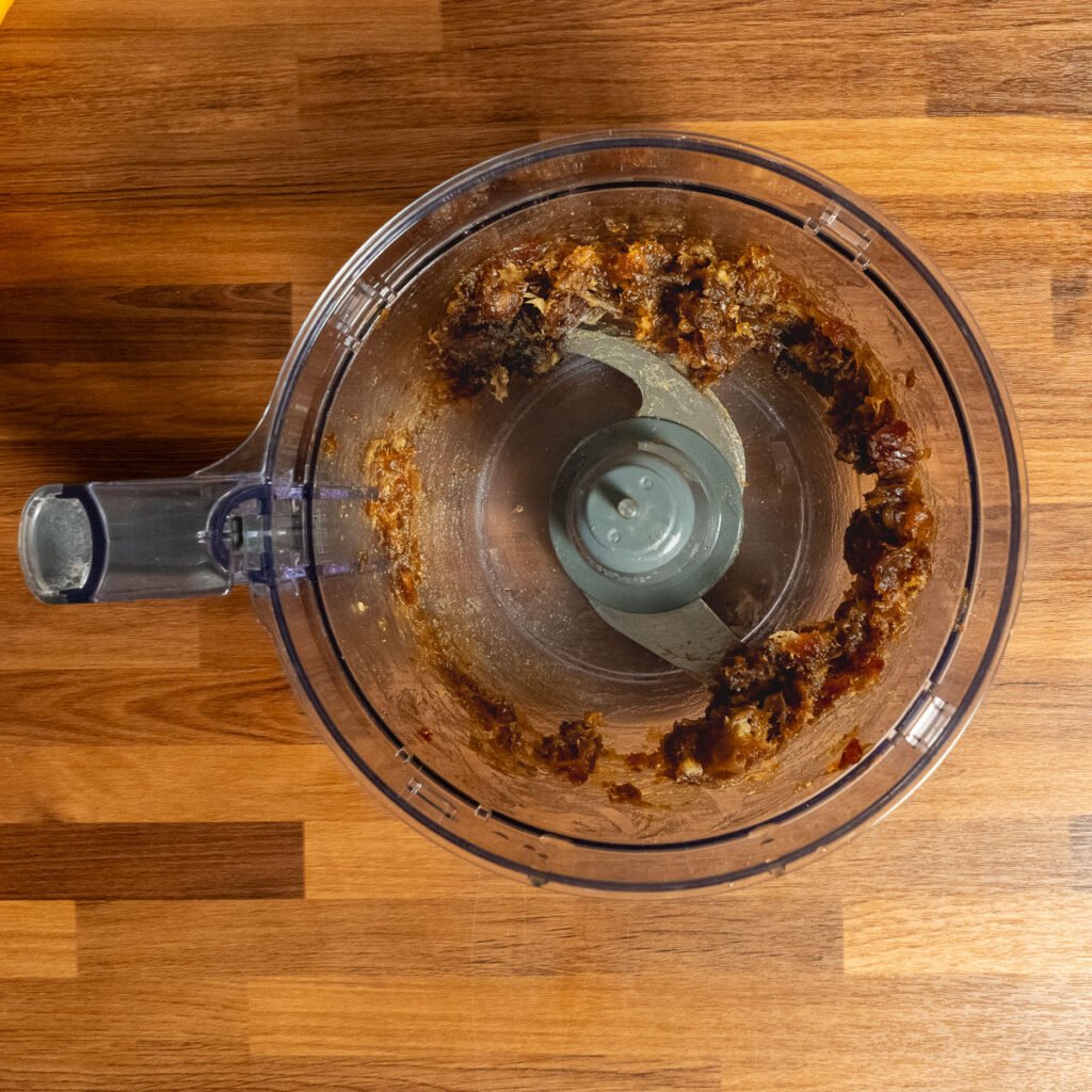 Dates in small chunks in the food processor